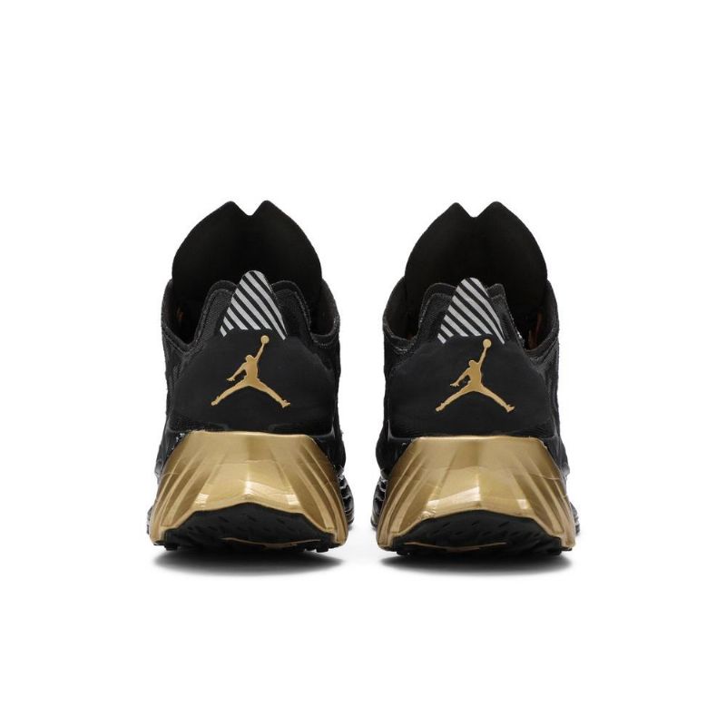 Air Jordan Zoom Trunner Ultimate Sort Guld Rød Sko Herre